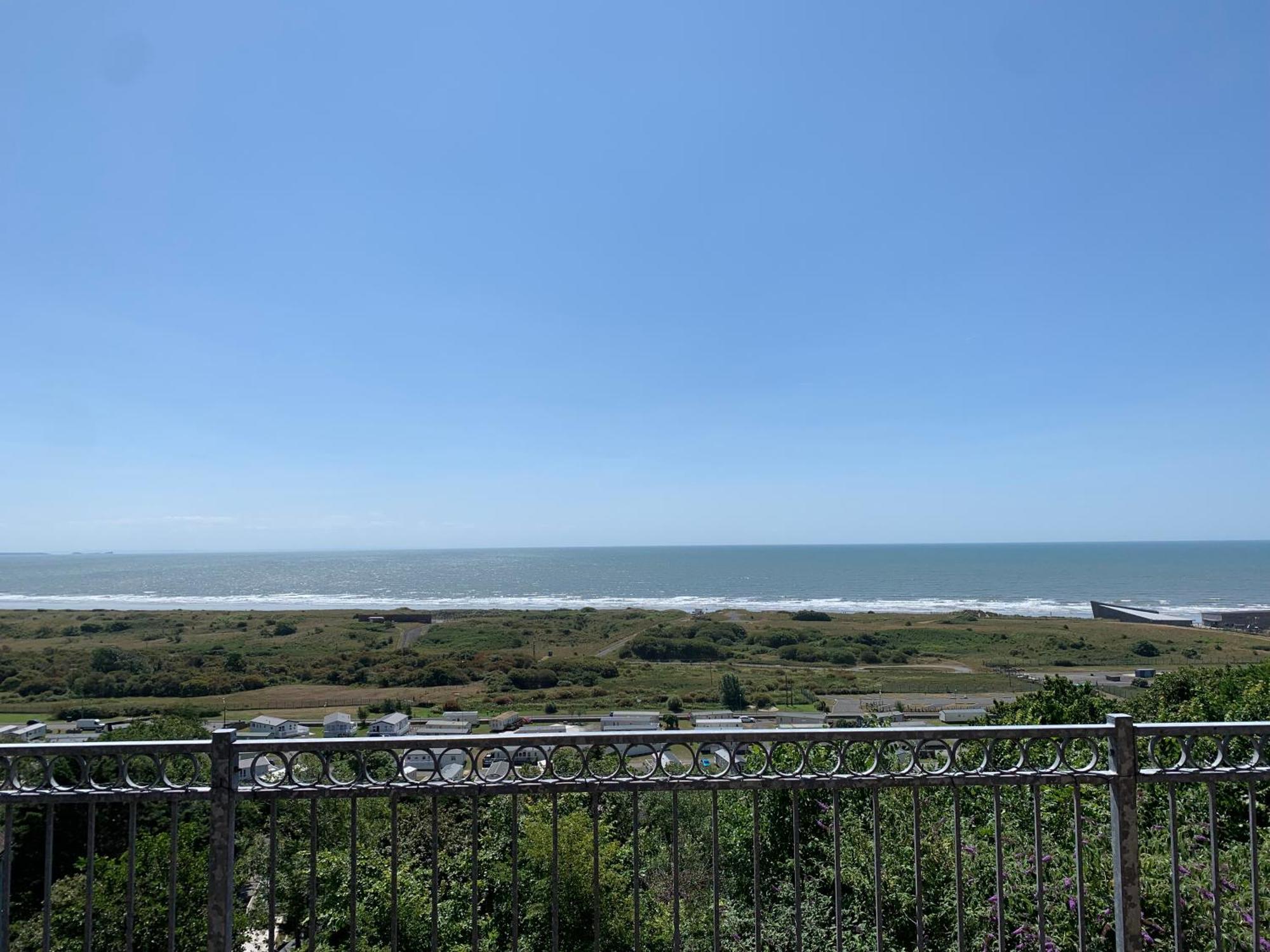 Apartment Cliff Haven- Spectacular Sea Views From Balcony, Pets Go Free