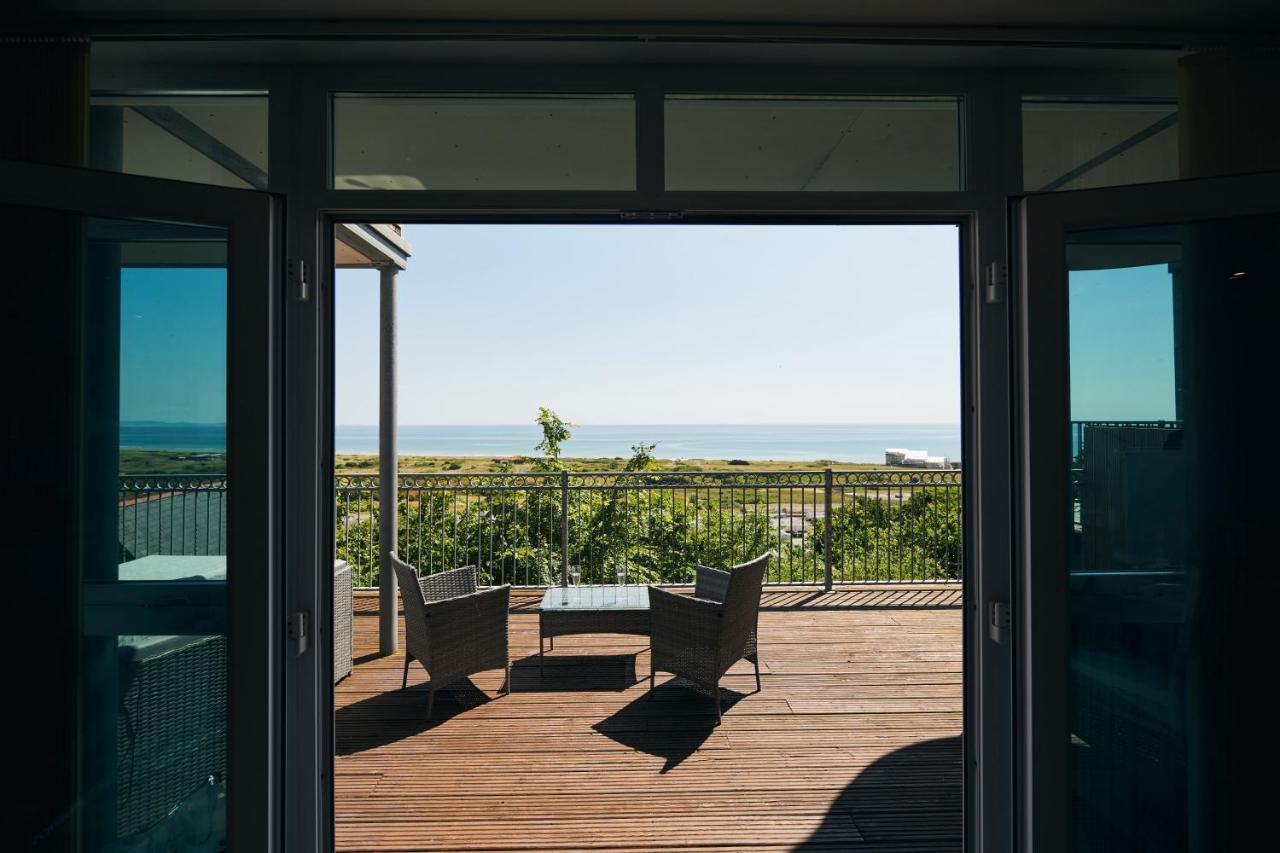 Cliff Haven- Spectacular Sea Views From Balcony, Pets Go Free Apartment