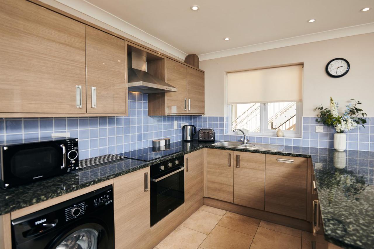 Cliff Haven- Spectacular Sea Views From Balcony, Pets Go Free Apartment